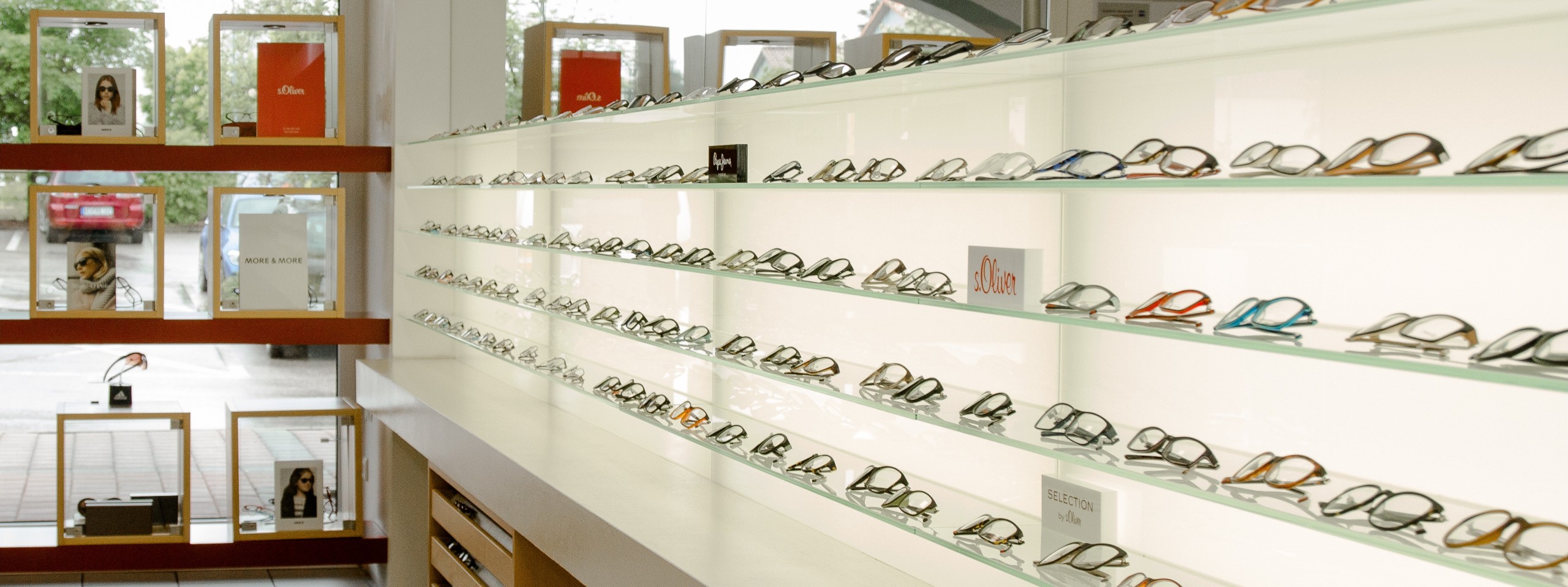 Ladengeschäft bei Optik Hans Schmid in Siegenburg