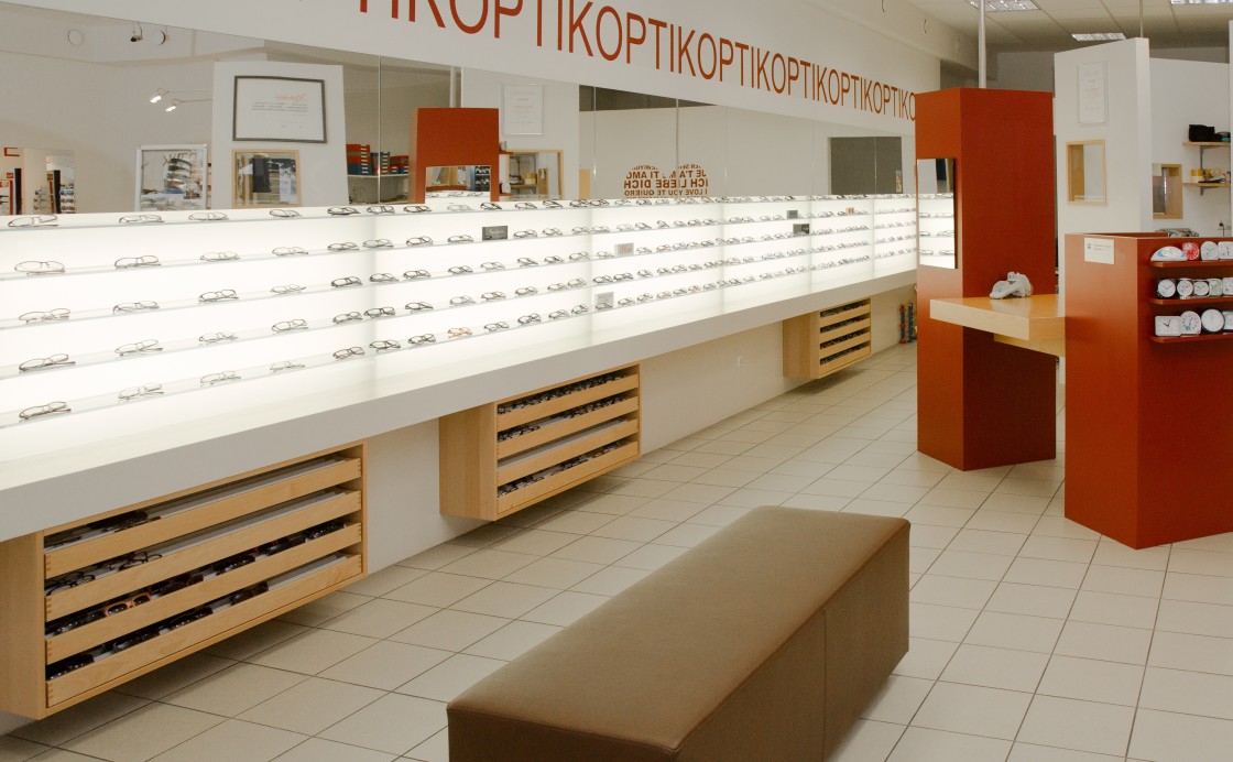 Ladengeschäft bei Optik Hans Schmid in Siegenburg